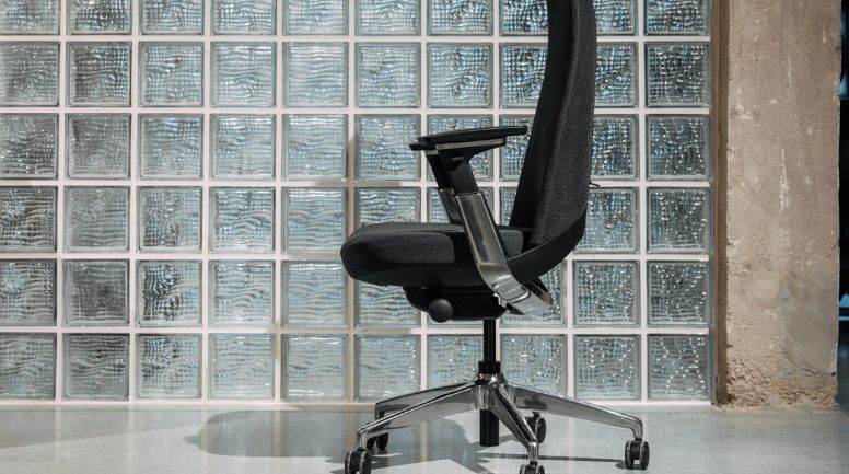 AW_CHAISE ERGONOMIQUE DE DIRECTION_NOBLIA_L’inclinaison qui suit votre rythme, signée Donati.