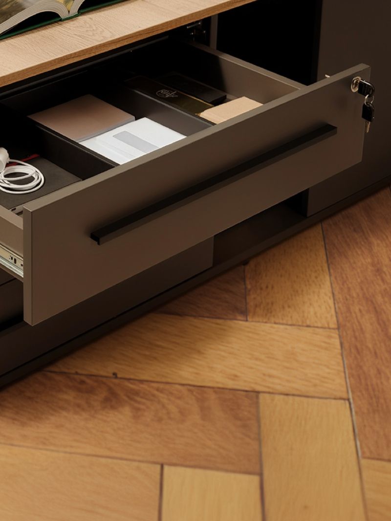 AW_BUREAU ASSIS DEBOUT ELECTRIQUE_PRESTIGE_FICHEPRODUIT_CARROUSSEL_01_MISE EN SITUATION_DETAIL