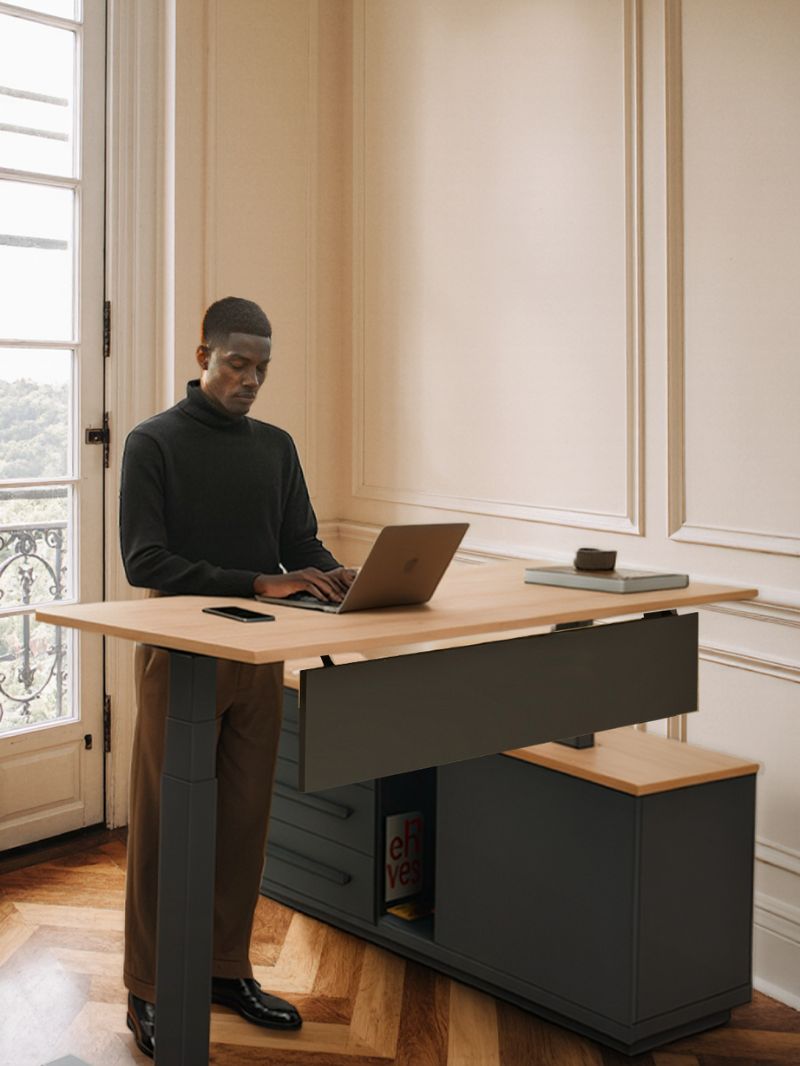 Travailler debout avec le bureau assis debout de direction AUM WORLD