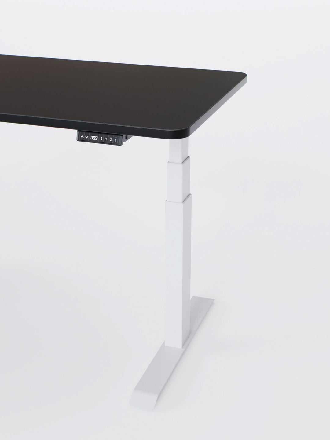 ADVANCEDLITE_AUVA_WHITE_BLACK_CLOSE