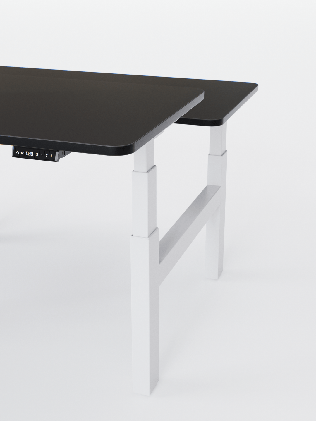 AUMWORLD_DUOGO_AUVA_WHITE_BLACK_CLOSE