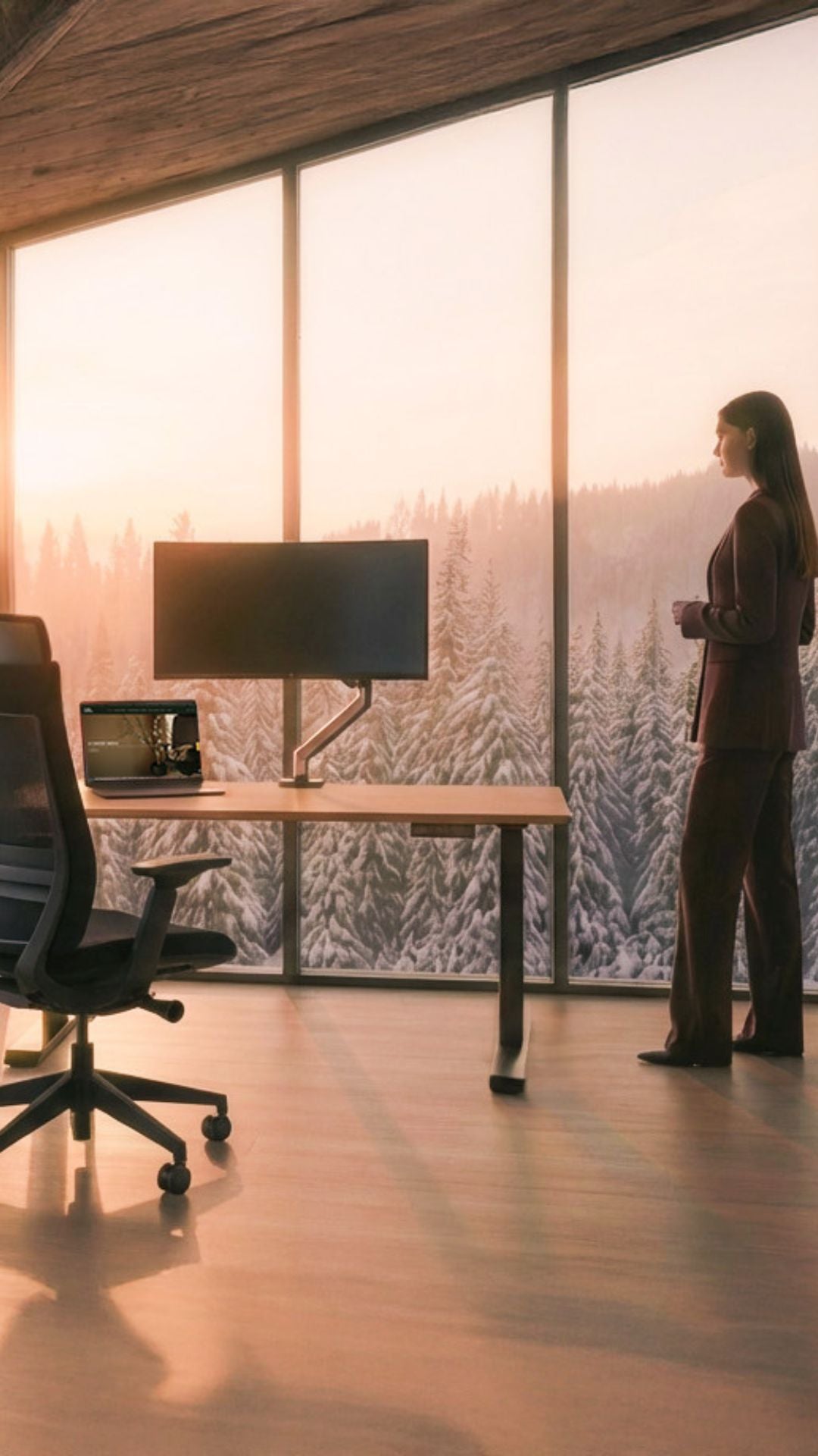 AUM WORLD DAYS Bureau Assis Debout 