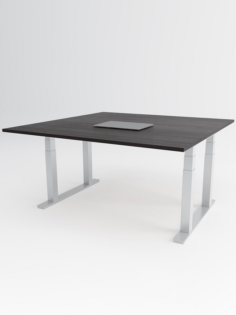 Table_de_Reunion_Reglable_en_Hauteur_Electrique__QUAD_Copyrights_AUM_WORLD_23_Piètement Blanc_Plateau Bois Foncé