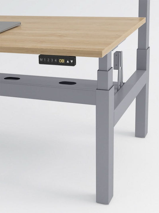Bench Open Space Assis Debout Électrique 2 personnes - DUO - pieds gris - plateau bois clair - ZOOM