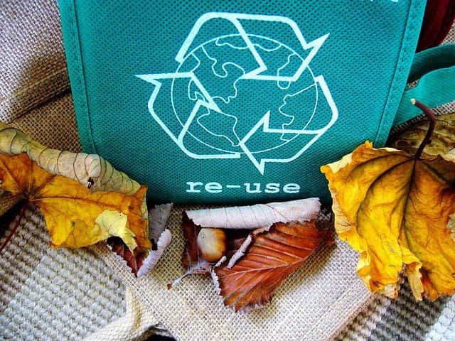 Recycler vos dechets mobilier pour la planete et nos enfants - AUM WORLD is Green